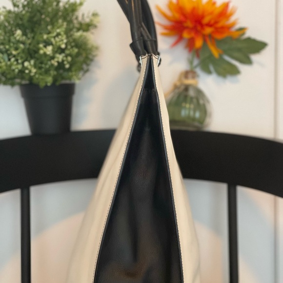 Porsche design hand bag. - Picture 2 of 10